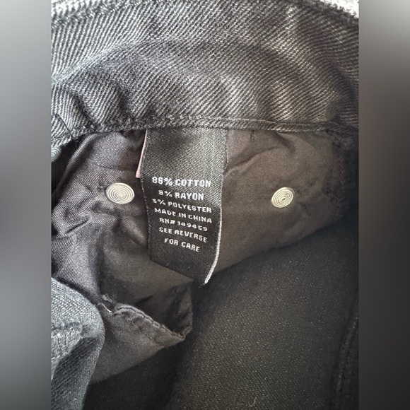 Women's High Rise Straight Embellished Black Jeans Size 7/28 NWT - Picture 9 of 10